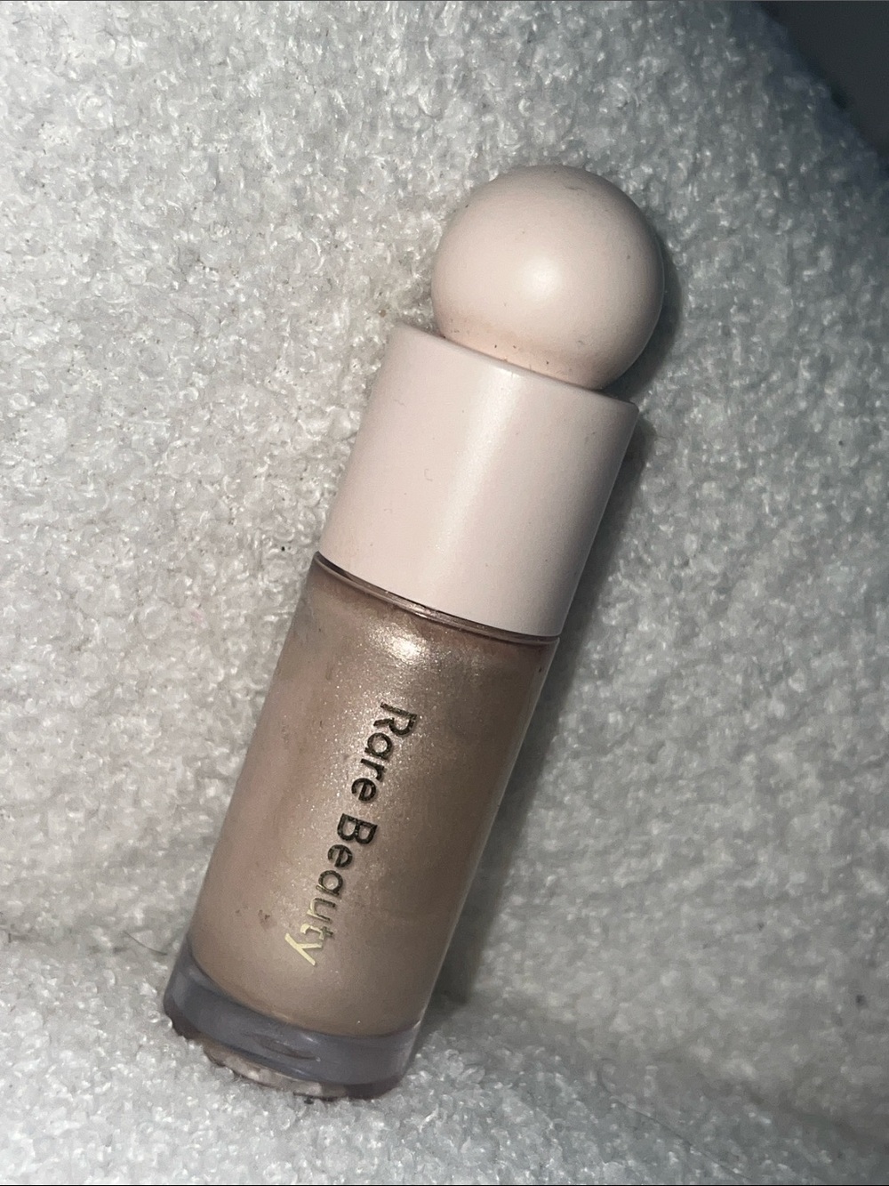Rare Beauty Liquid Highlighter - Enlighten - soft champagne glow full size